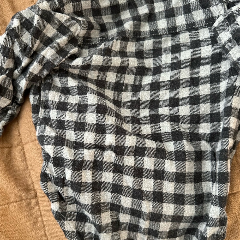 Oshkosh cozy long sleeve onesie - Picture 3 of 3